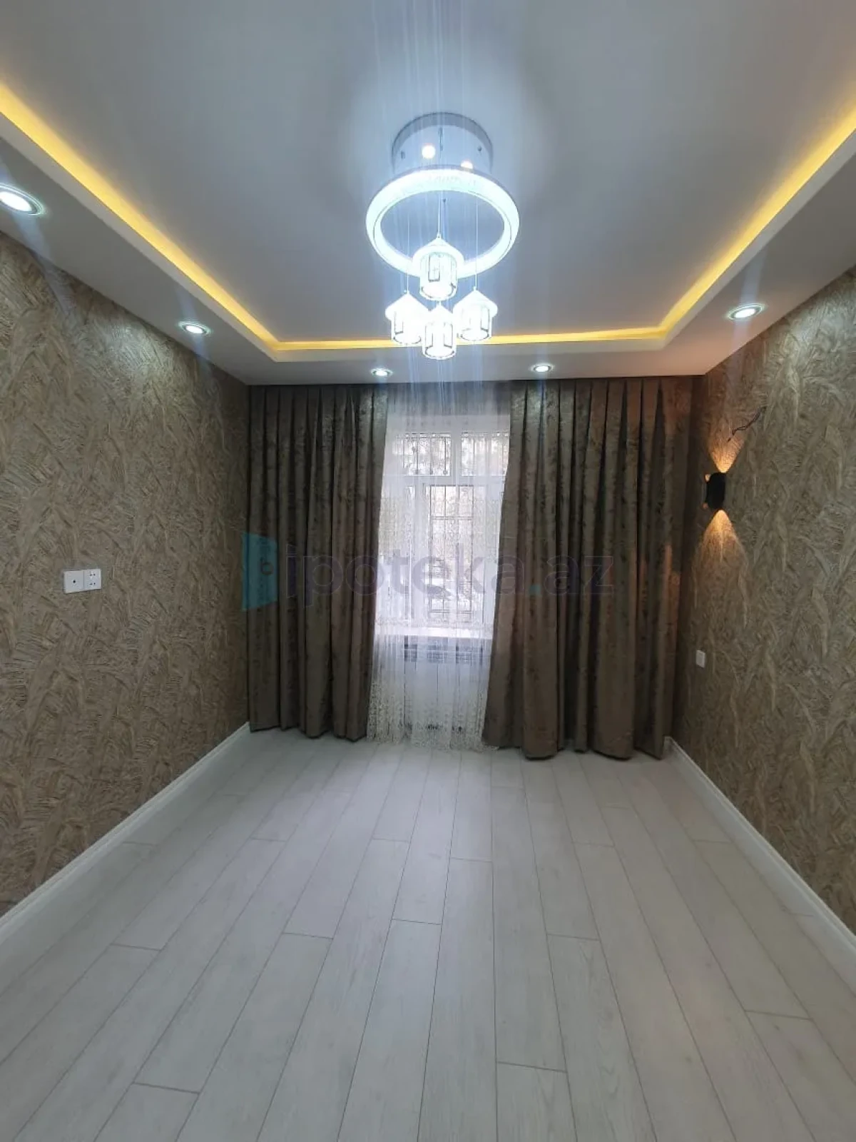 Satılır 3 otaqlı köhnə tikili 60 m²
