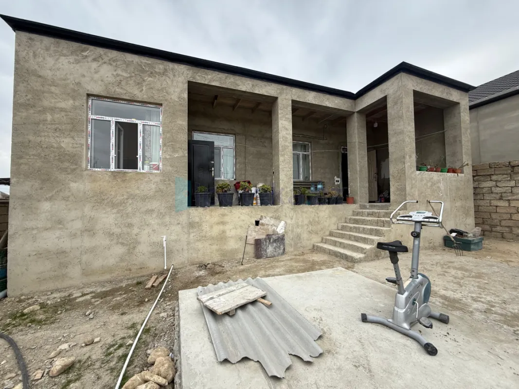 Satılır 4 otaqlı həyət evi 100 m²