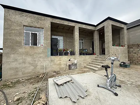 Satılır 4 otaqlı həyət evi 100 m²