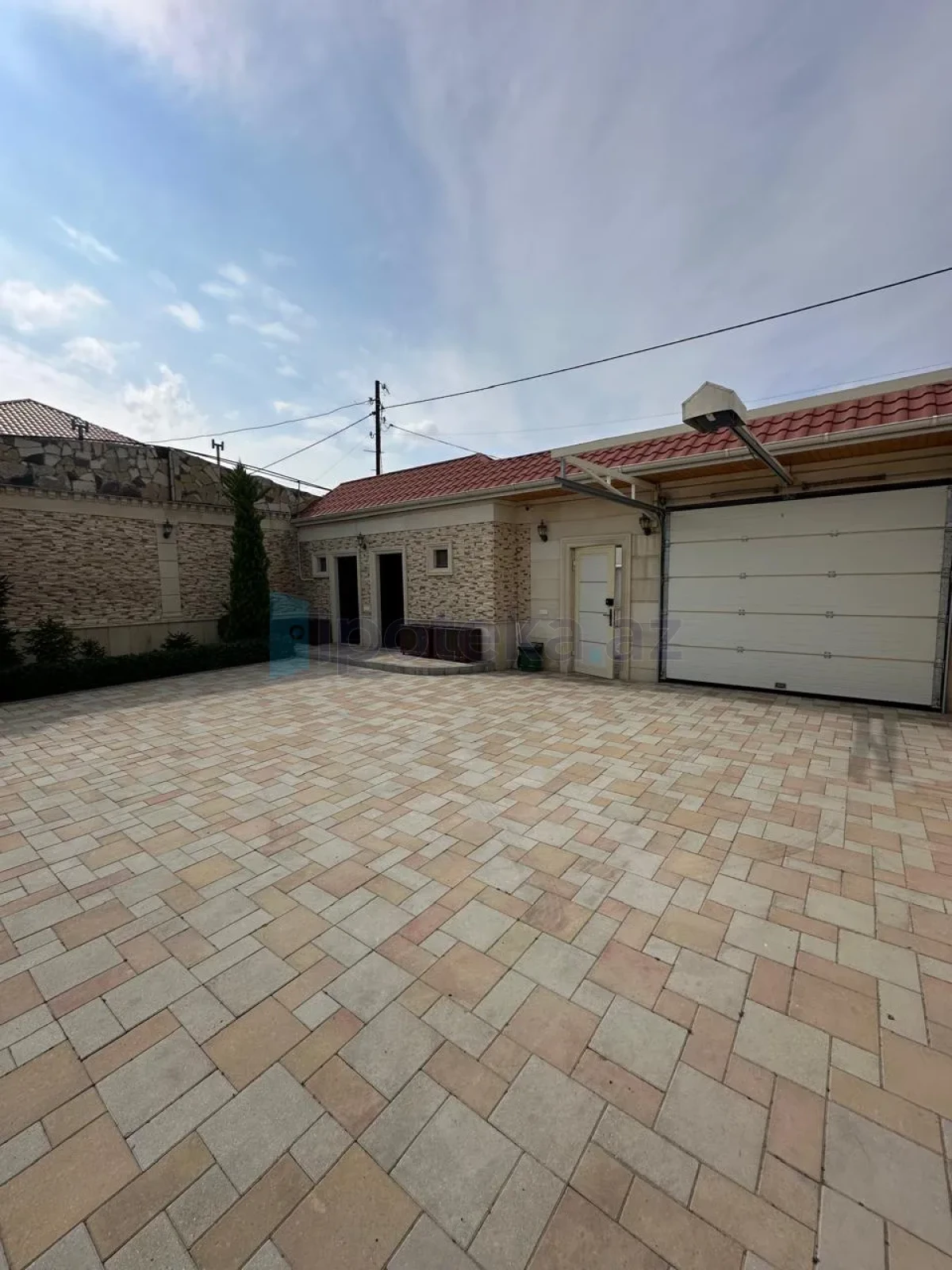 Satılır 4 otaqlı həyət evi 160 m²