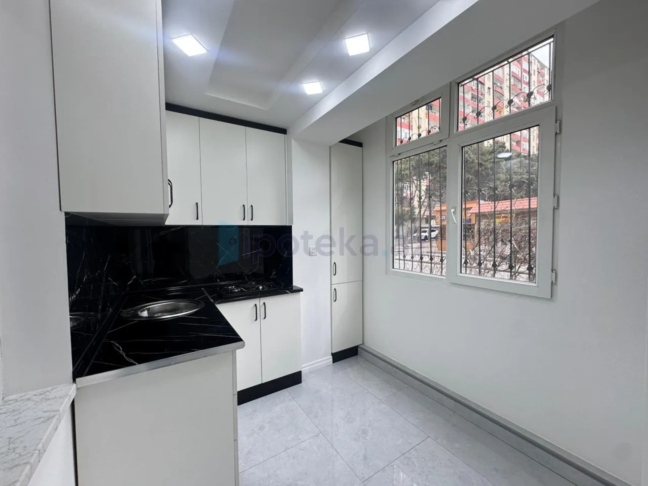 Satılır 3 otaqlı köhnə tikili 65 m²