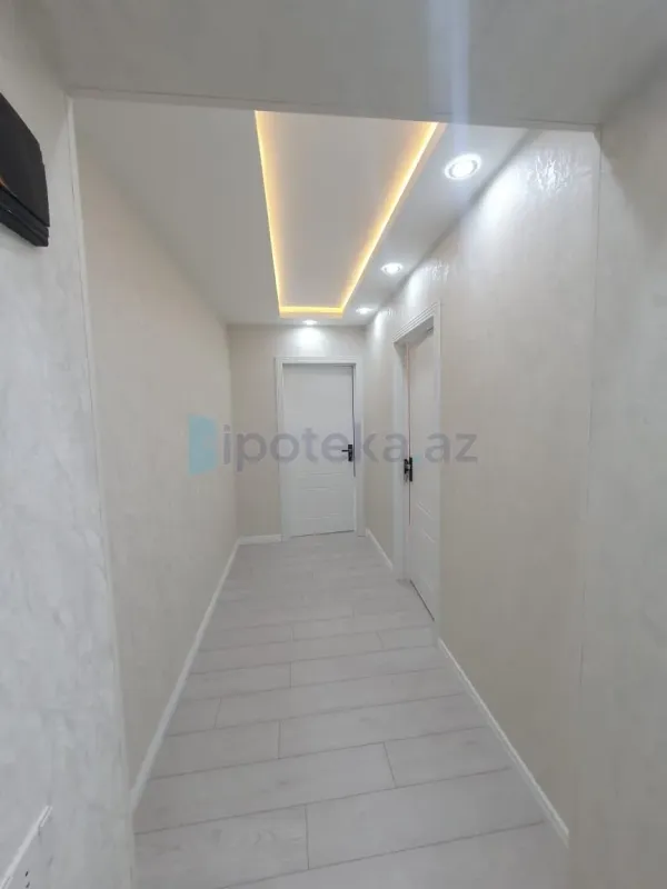 Satılır 2 otaqlı köhnə tikili 60 m²