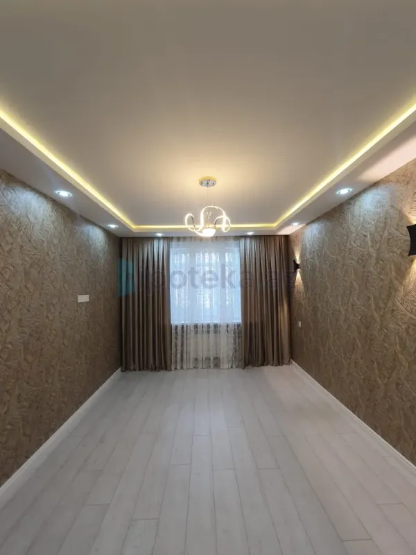Satılır 2 otaqlı köhnə tikili 60 m²