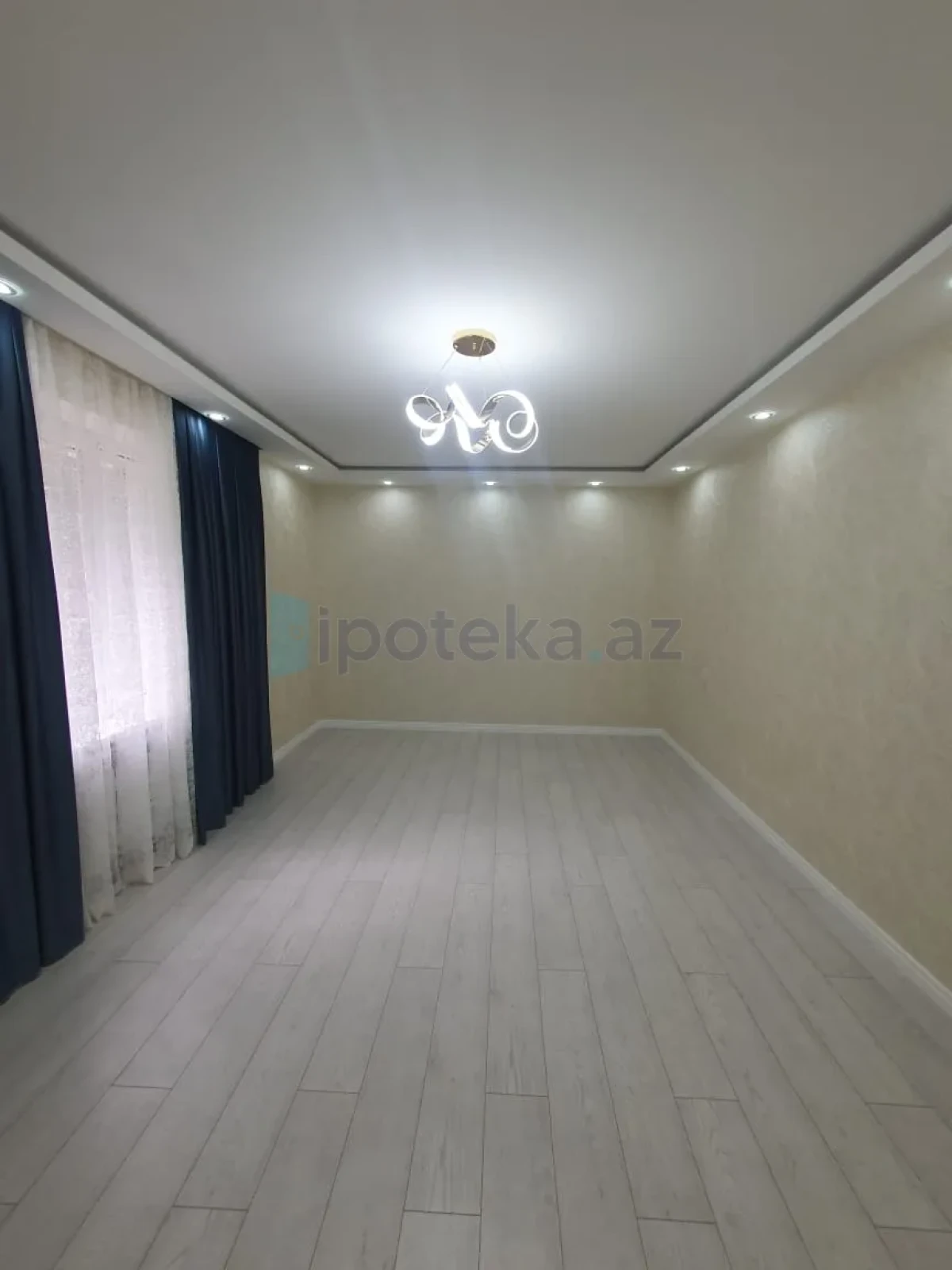 Satılır 2 otaqlı köhnə tikili 60 m²