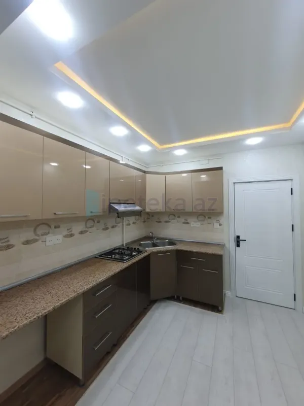 Satılır 2 otaqlı köhnə tikili 60 m²