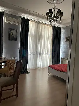 Satılır 5 otaqlı həyət evi 300 m²