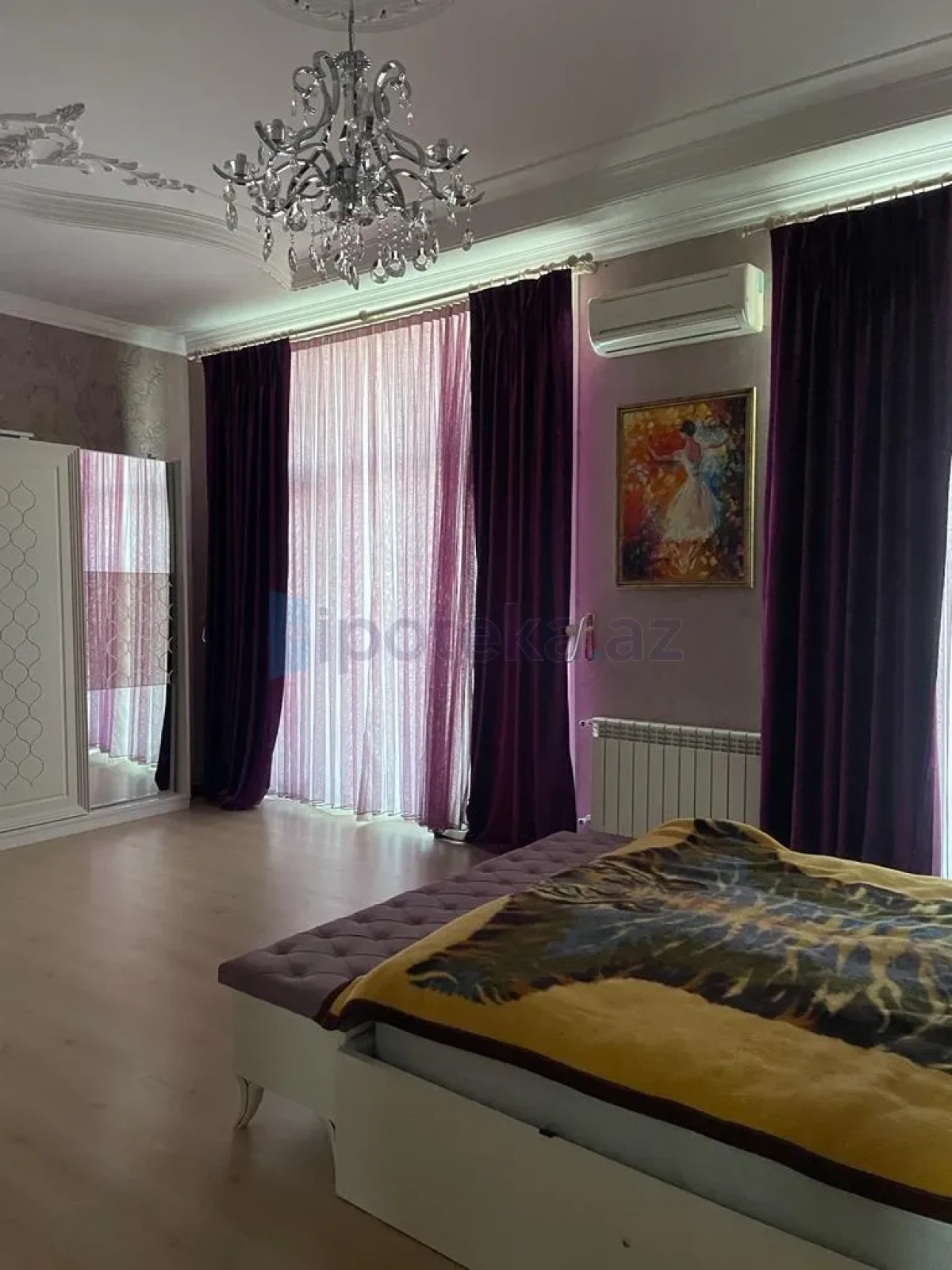 Satılır 5 otaqlı həyət evi 300 m²
