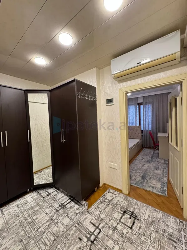 Satılır 2 otaqlı köhnə tikili 65 m²