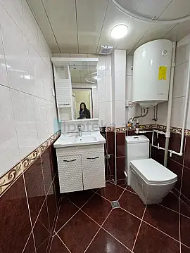 Satılır 2 otaqlı köhnə tikili 65 m²