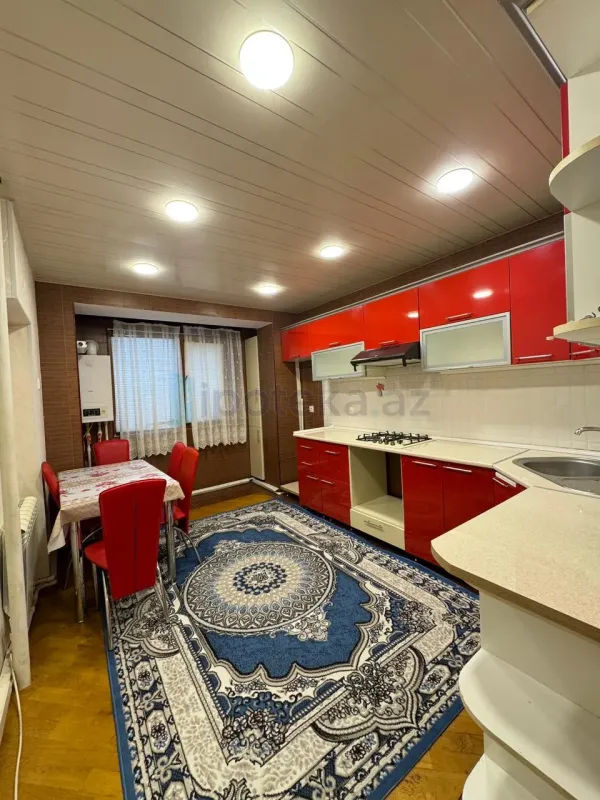 Satılır 2 otaqlı köhnə tikili 65 m²