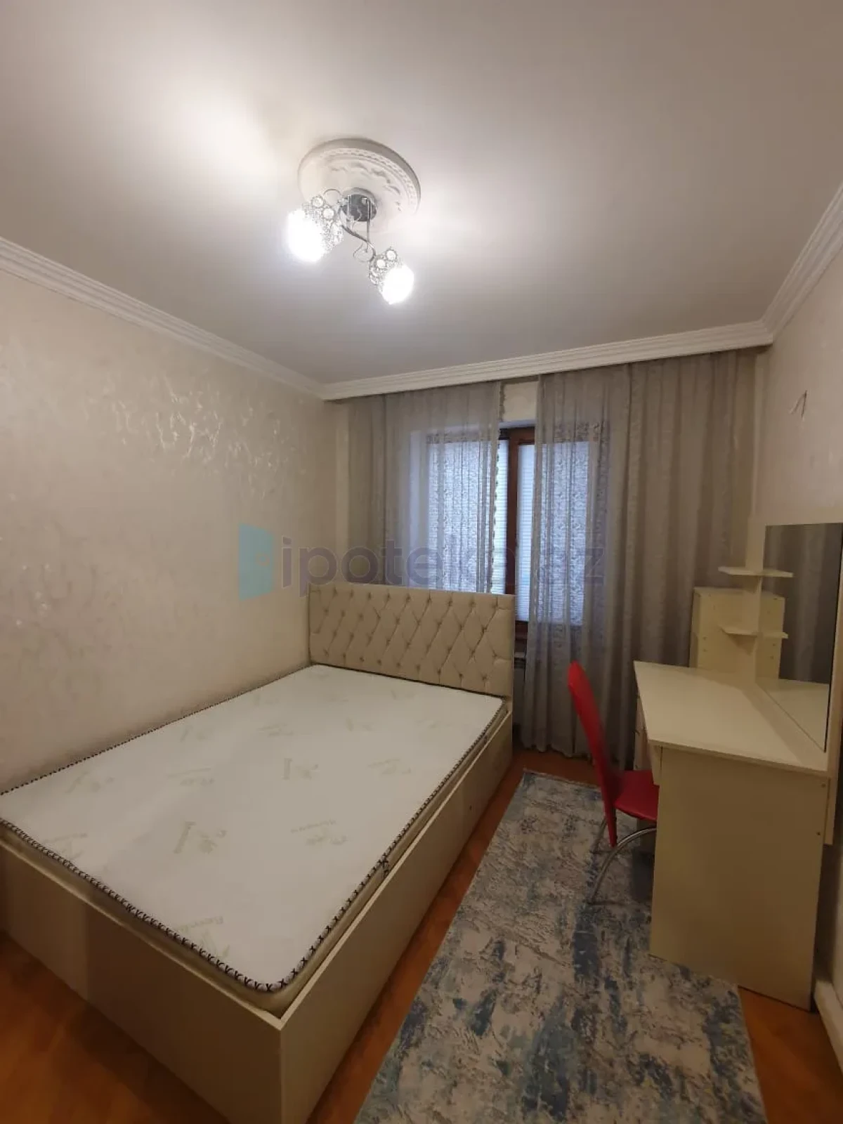 Satılır 2 otaqlı köhnə tikili 65 m²