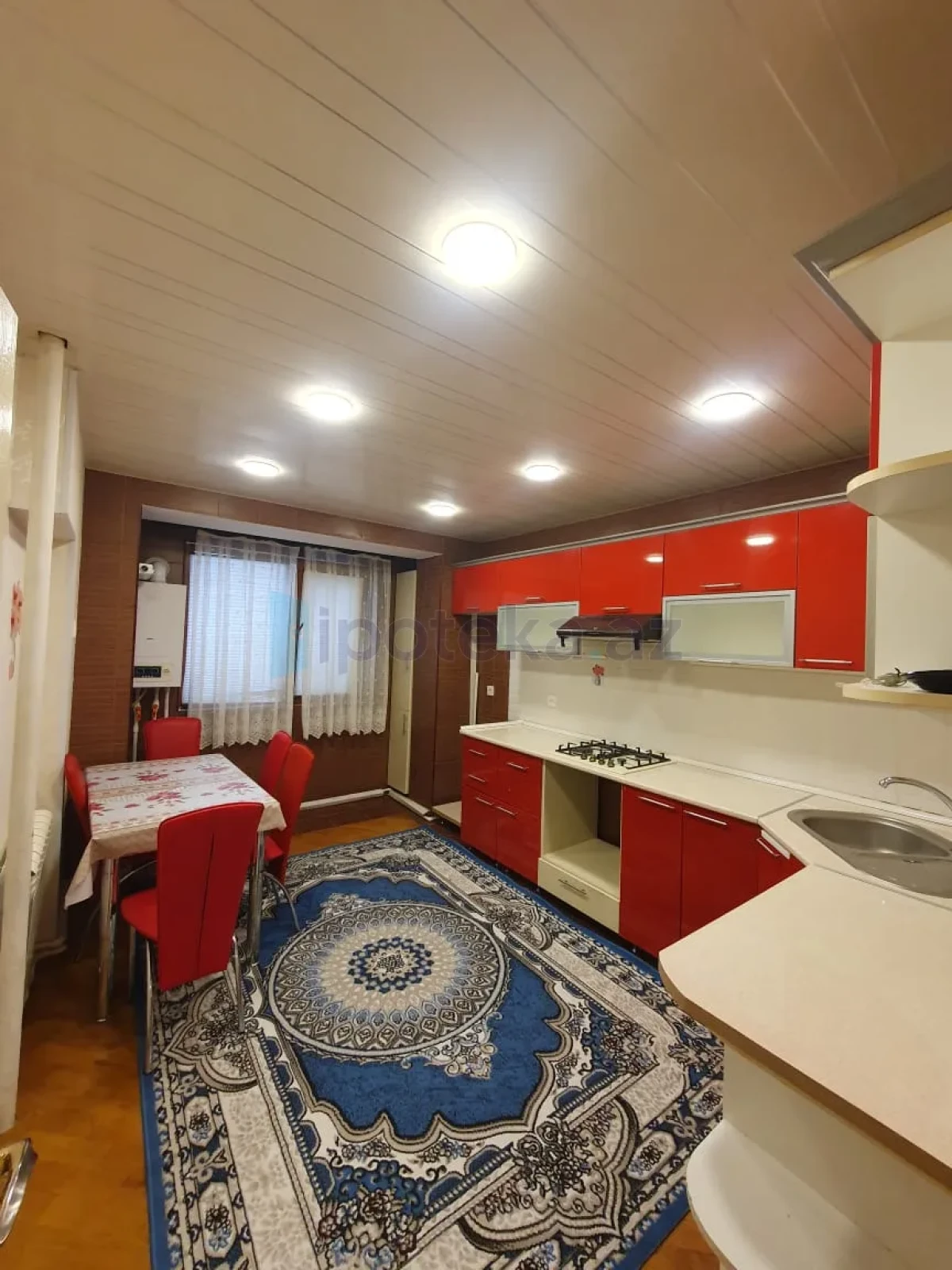 Satılır 2 otaqlı köhnə tikili 65 m²