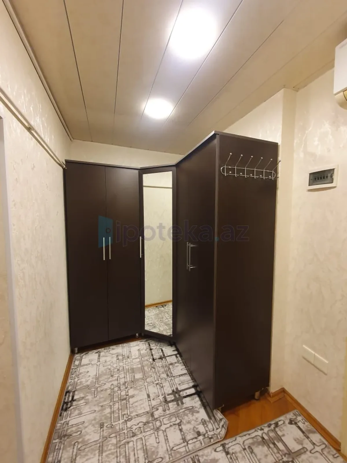 Satılır 2 otaqlı köhnə tikili 65 m²