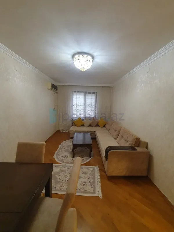 Satılır 2 otaqlı köhnə tikili 65 m²