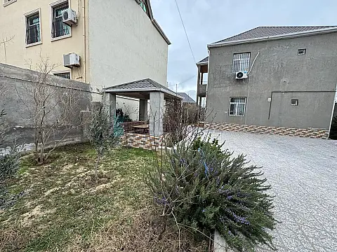 Satılır 5 otaqlı həyət evi 200 m²