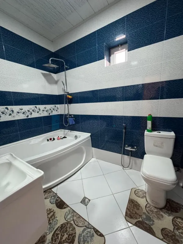 Satılır 5 otaqlı həyət evi 200 m²