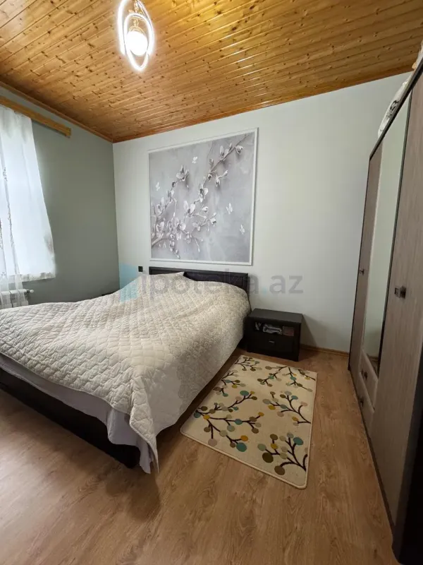 Satılır 5 otaqlı həyət evi 200 m²