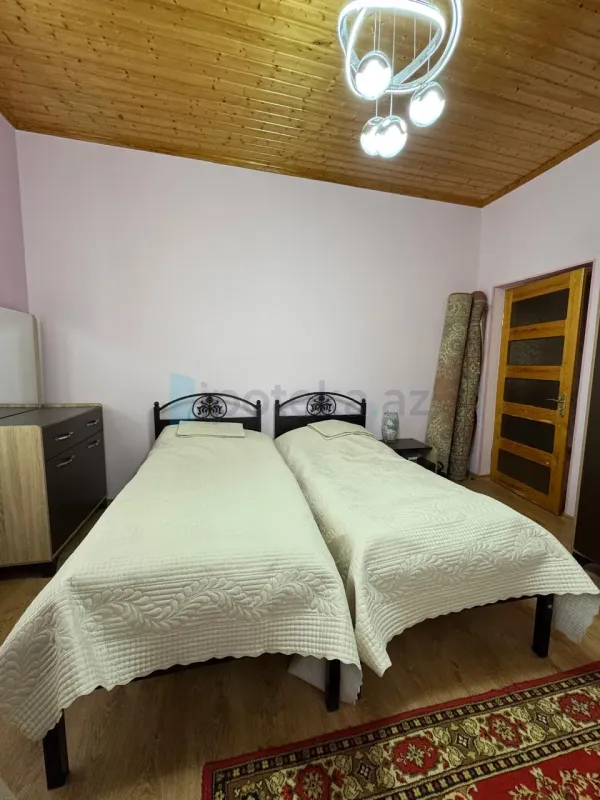 Satılır 5 otaqlı həyət evi 200 m²