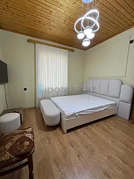 Satılır 5 otaqlı həyət evi 200 m²