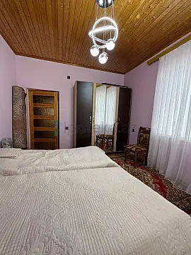 Satılır 5 otaqlı həyət evi 200 m²