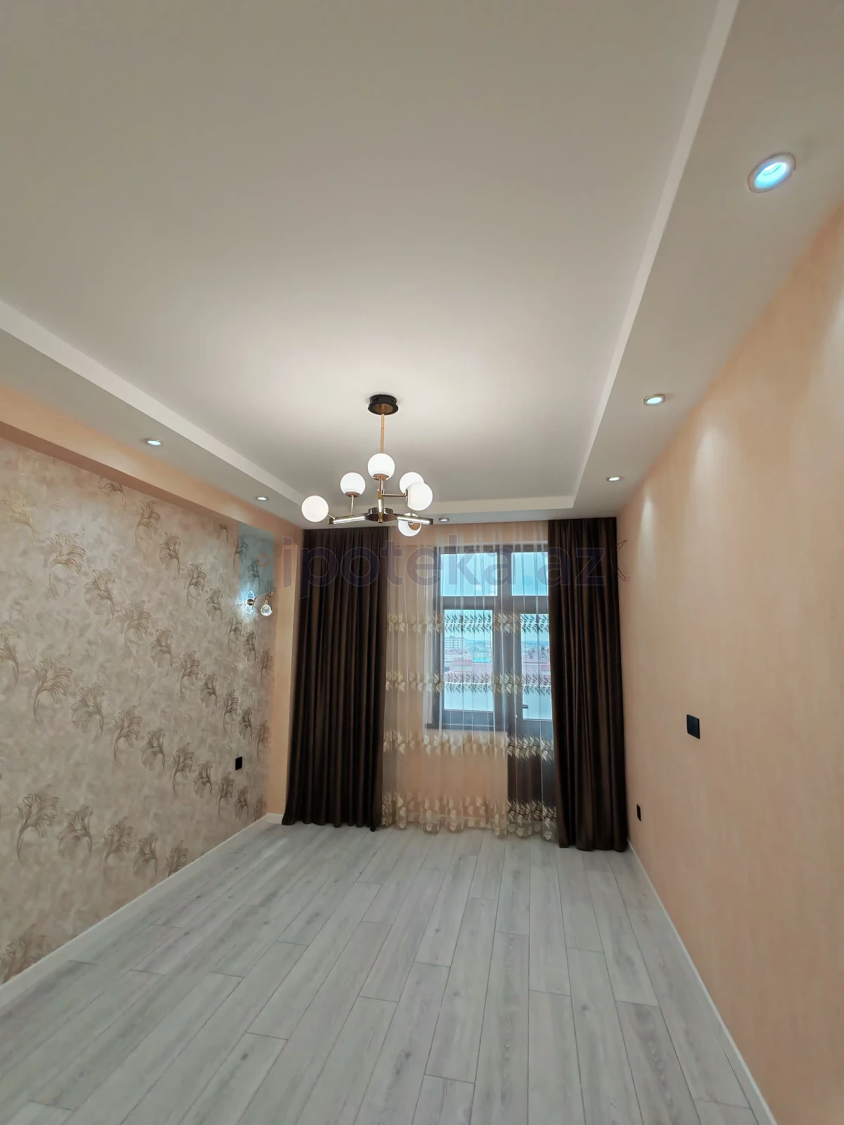 Satılır 3 otaqlı yeni tikili 90 m²