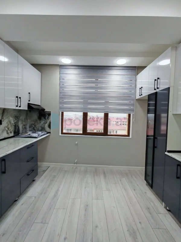 Satılır 3 otaqlı yeni tikili 90 m²