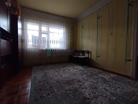 Satılır 4 otaqlı köhnə tikili 96 m²