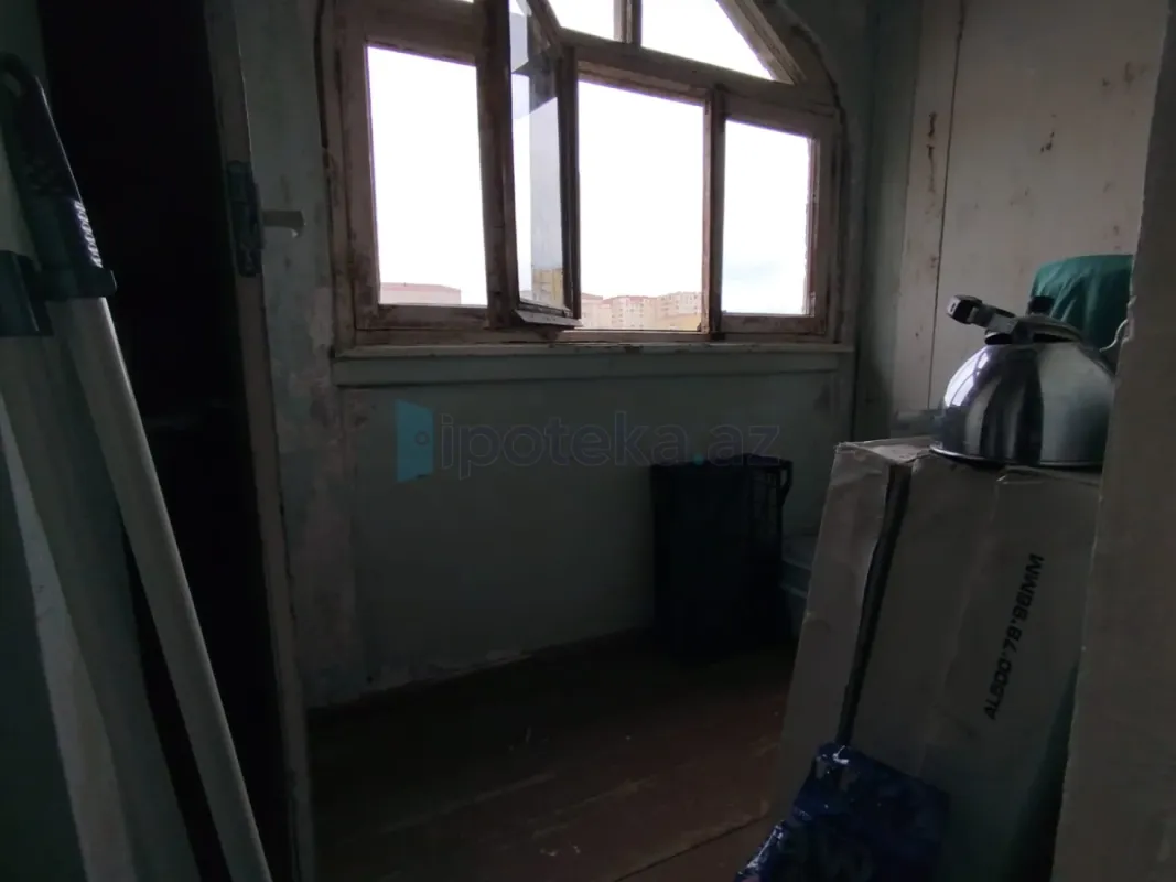 Satılır 4 otaqlı köhnə tikili 96 m²