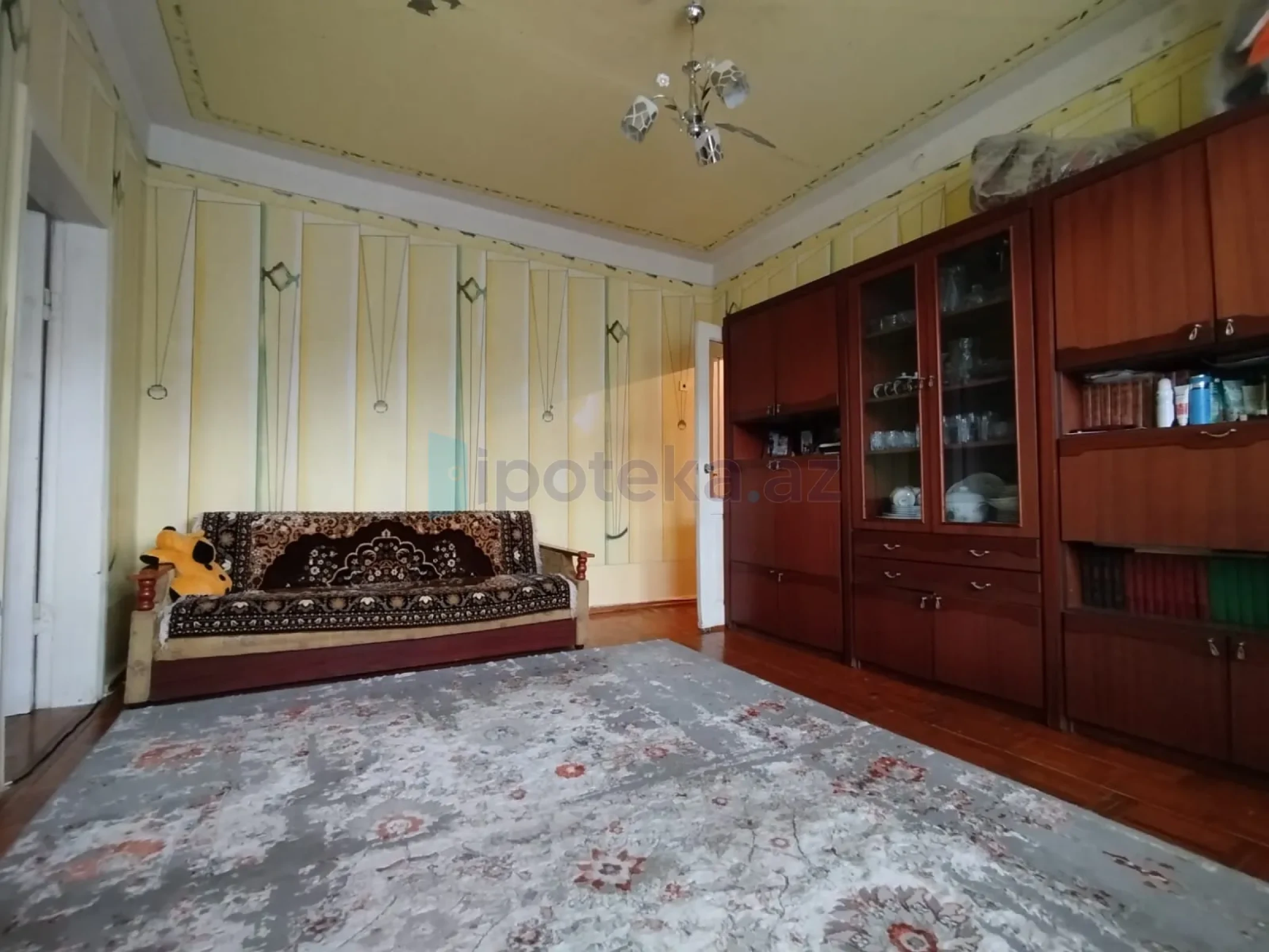 Satılır 4 otaqlı köhnə tikili 96 m²