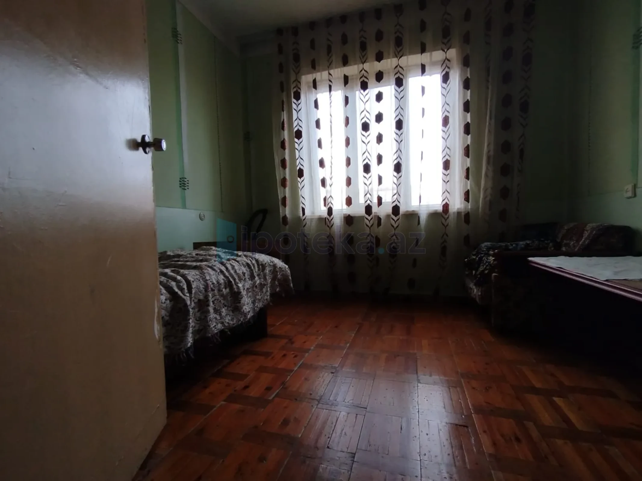 Satılır 4 otaqlı köhnə tikili 96 m²