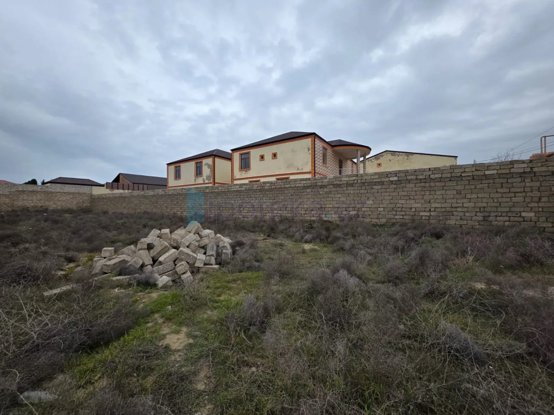 Satılır torpaq sahəsi 12 m²