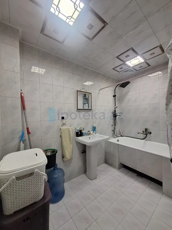 Satılır 3 otaqlı köhnə tikili 60 m²