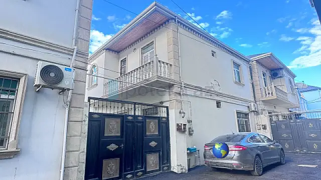 Satılır 4 otaqlı həyət evi 140 m²