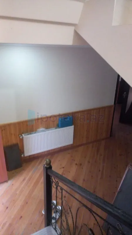 Satılır 7 otaqlı həyət evi 350 m²