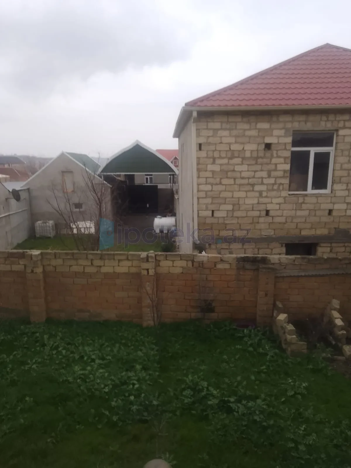 Satılır 7 otaqlı həyət evi 350 m²