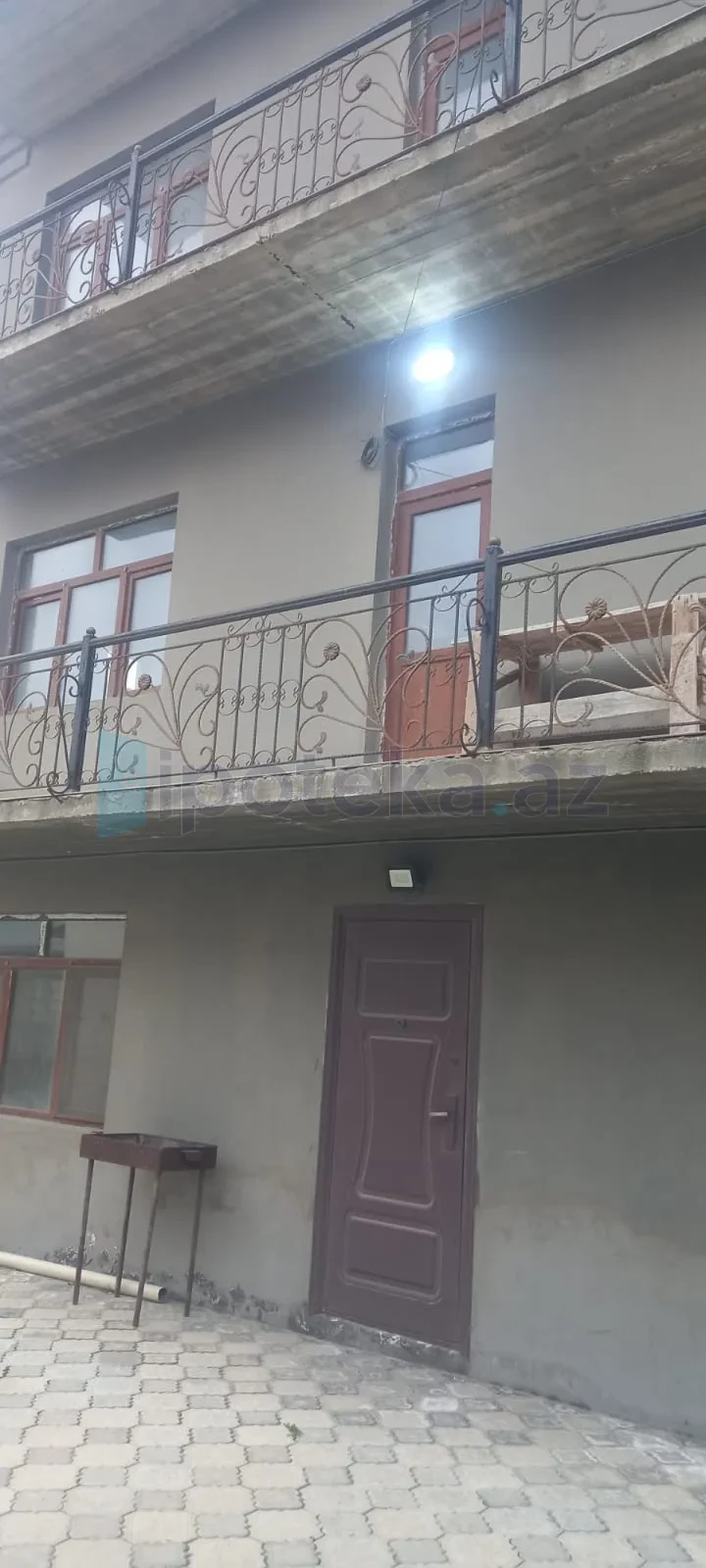 Satılır 7 otaqlı həyət evi 350 m²