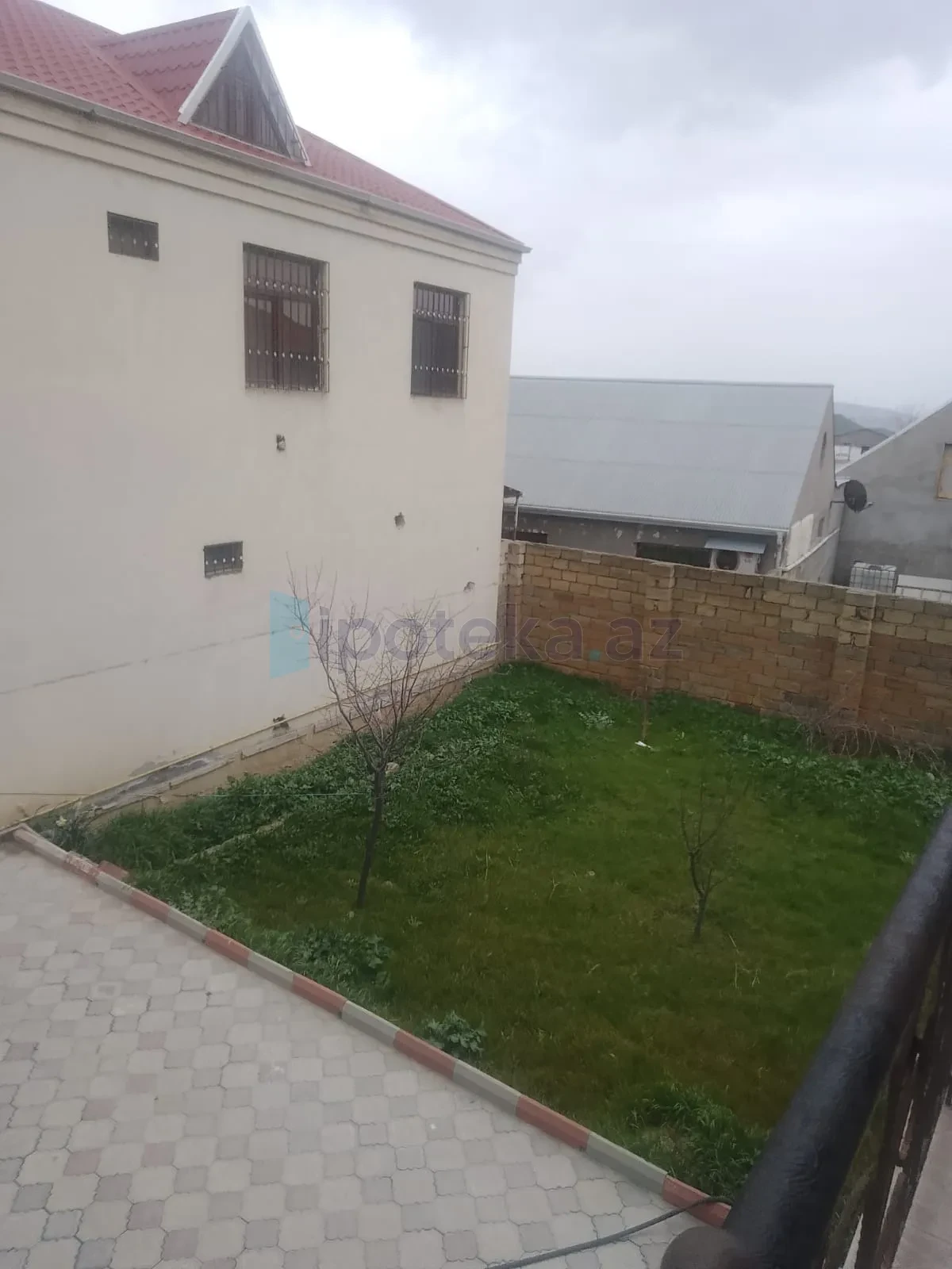 Satılır 7 otaqlı həyət evi 350 m²