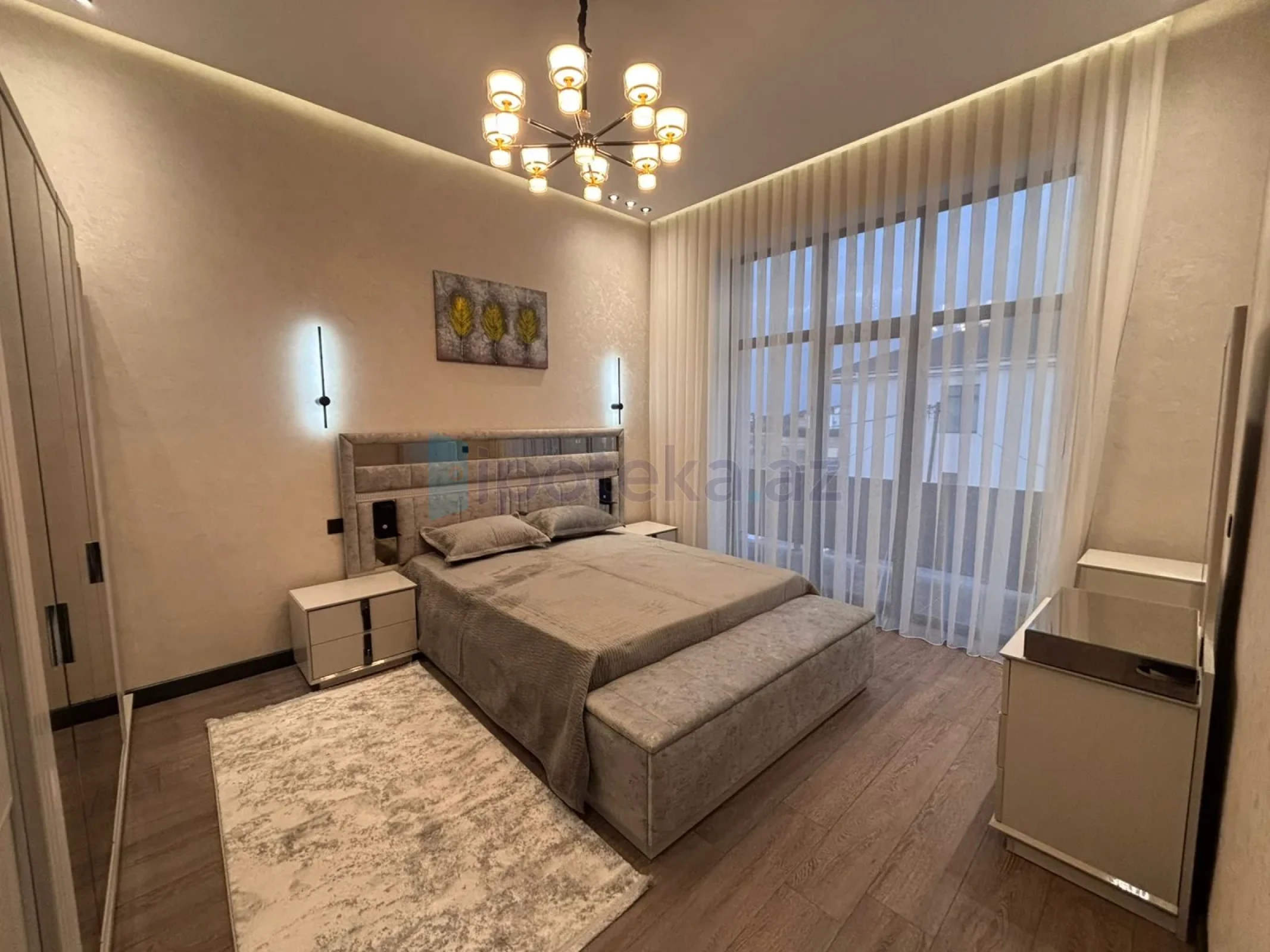 Satılır 5 otaqlı mənzil 260 m²
