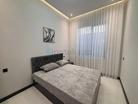 Satılır 5 otaqlı mənzil 260 m²