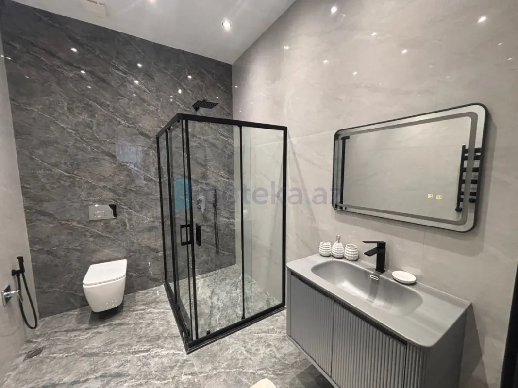 Satılır 5 otaqlı mənzil 260 m²