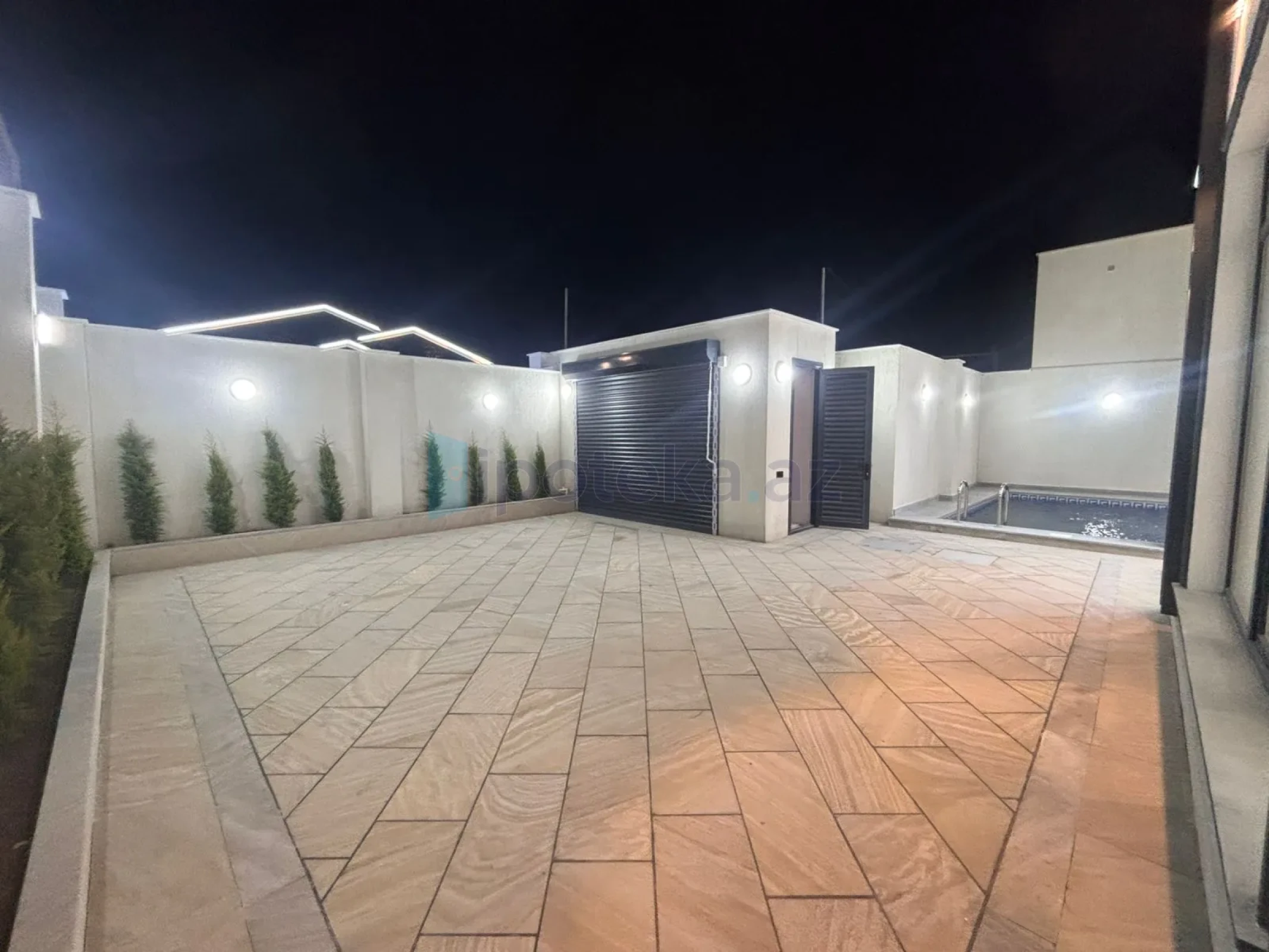 Satılır 3 otaqlı mənzil 140 m²