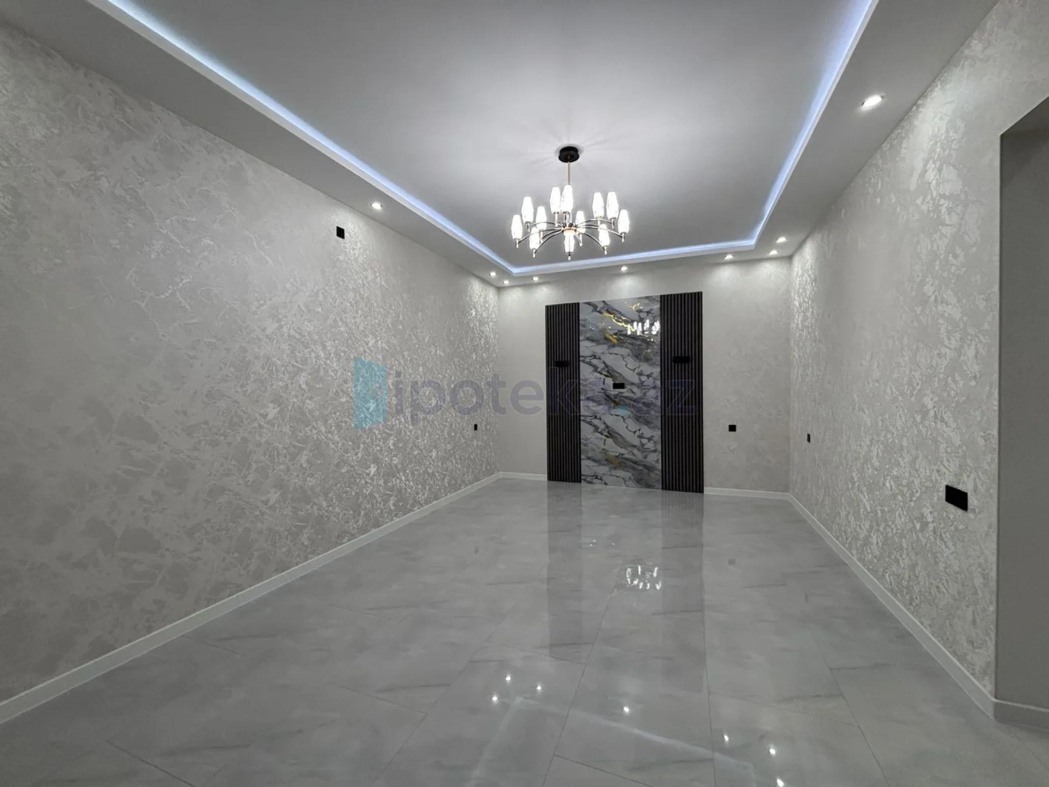 Satılır 4 otaqlı mənzil 160 m²