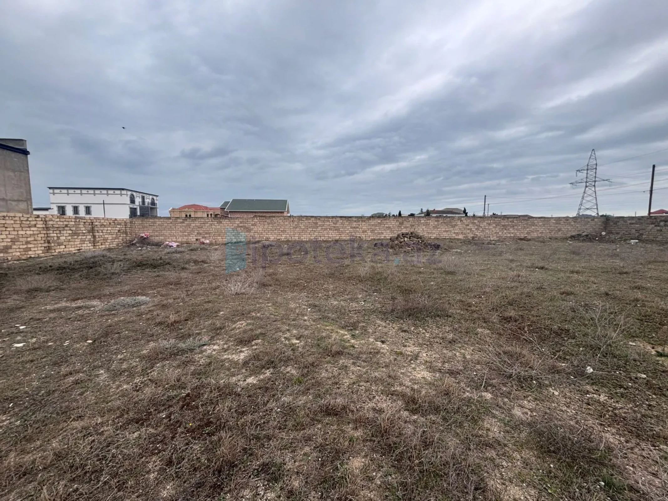 Satılır torpaq sahəsi 12 m²