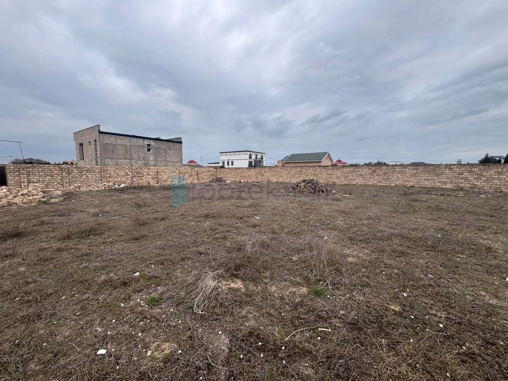 Satılır torpaq sahəsi 12 m²