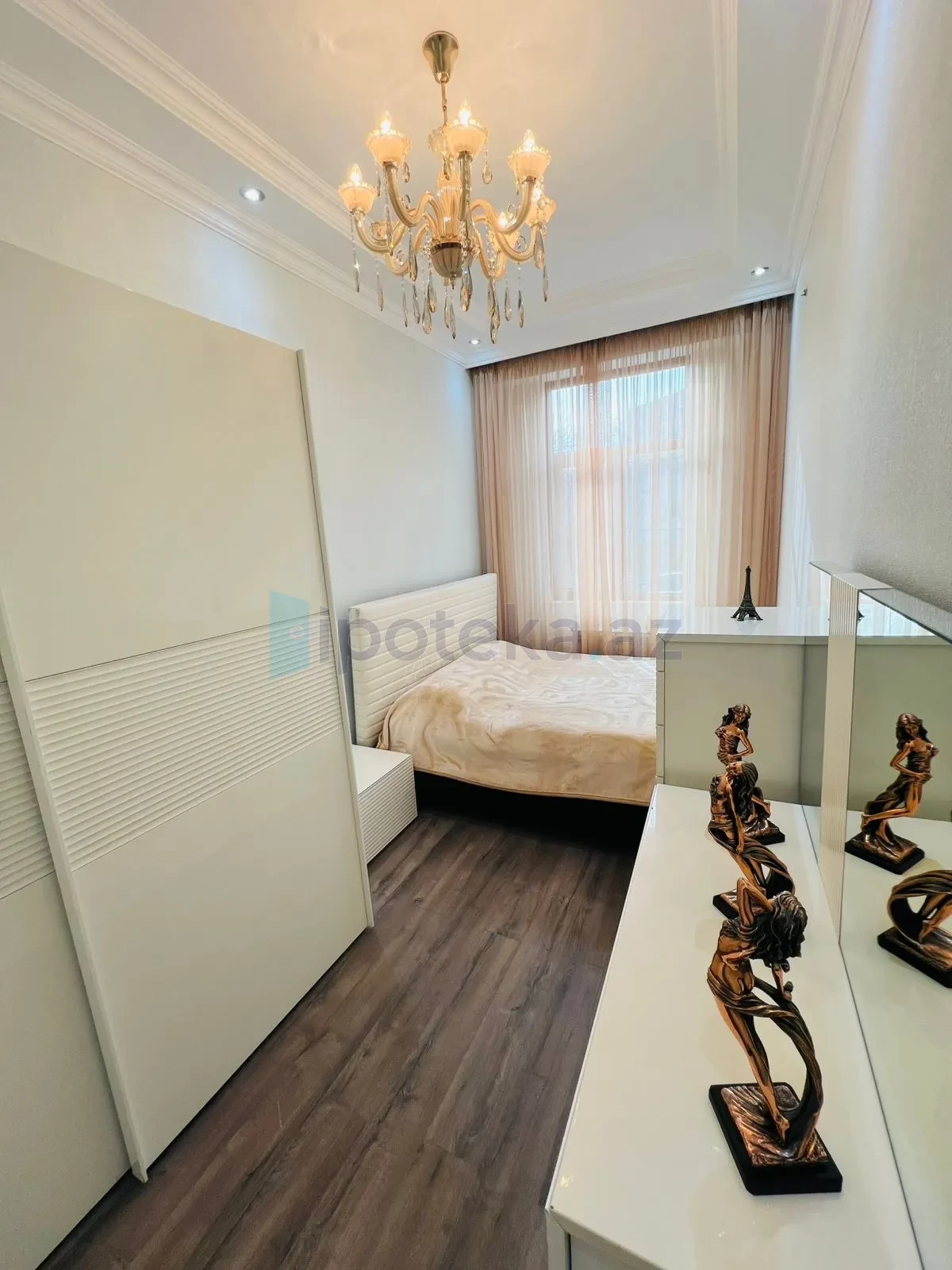 Satılır 3 otaqlı yeni tikili 75 m²