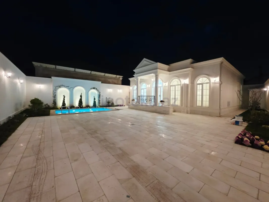 Satılır 4 otaqlı mənzil 130 m²