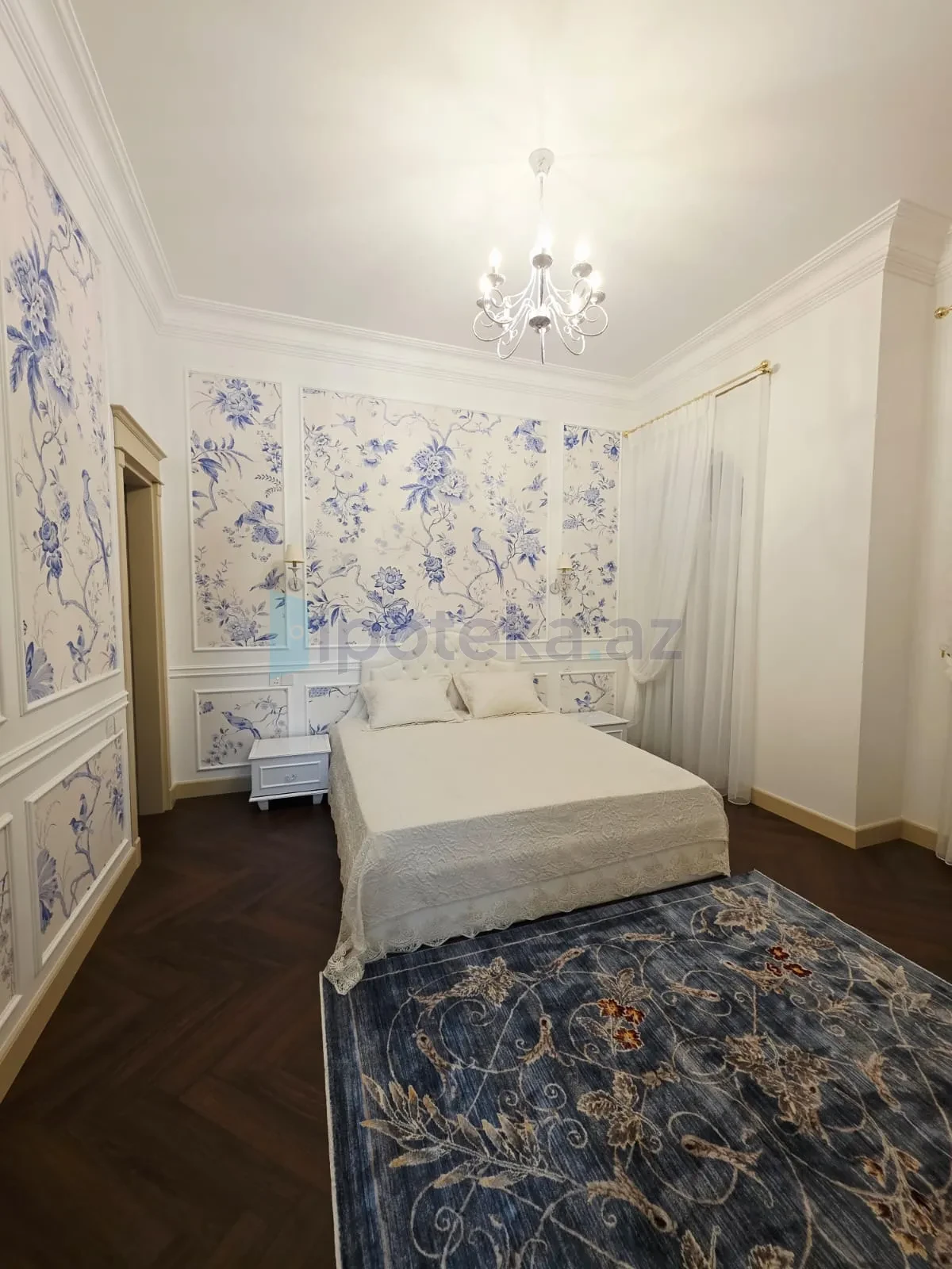 Satılır 4 otaqlı mənzil 130 m²