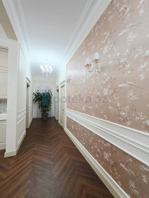 Satılır 4 otaqlı mənzil 130 m²