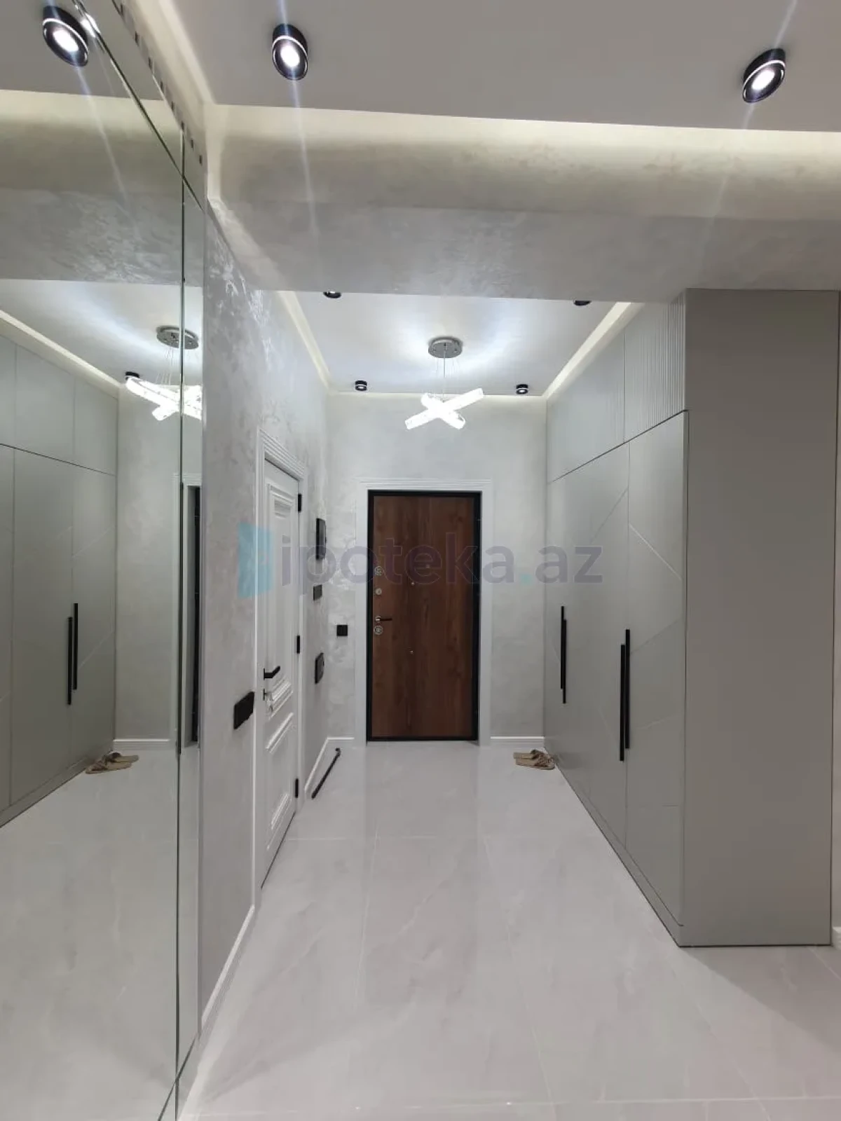 Satılır 3 otaqlı yeni tikili 105 m²