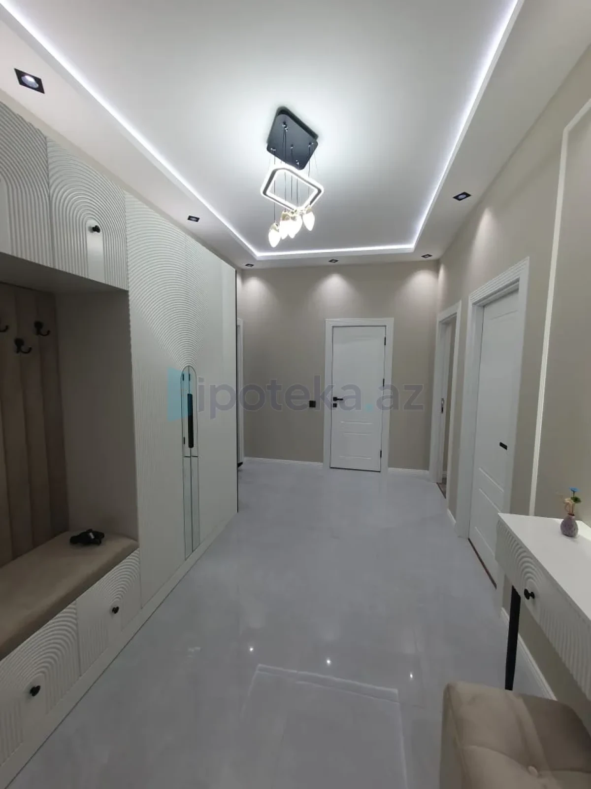 Satılır 3 otaqlı yeni tikili 90 m²